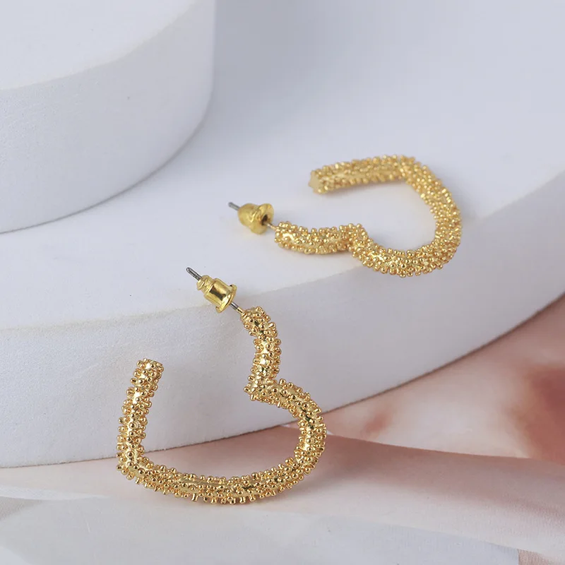 

Luxurytreasury Fashion sweet temperament lady style hollow out love modeling open Earrings, high quality.women,gift,girls