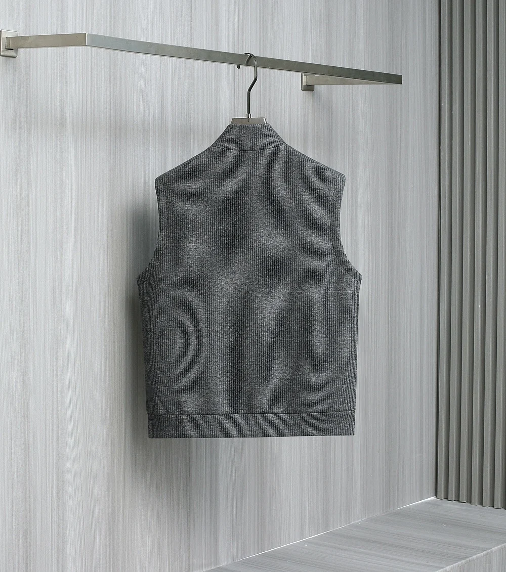 Мужской кашемировый жилет с капюшоном на осень/зиму