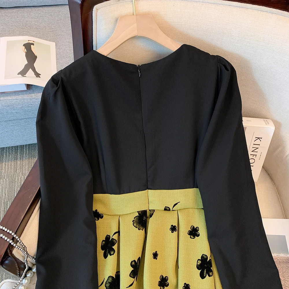 Весенне-осеннее женское повседневное платье больших размеров черно-зеленое