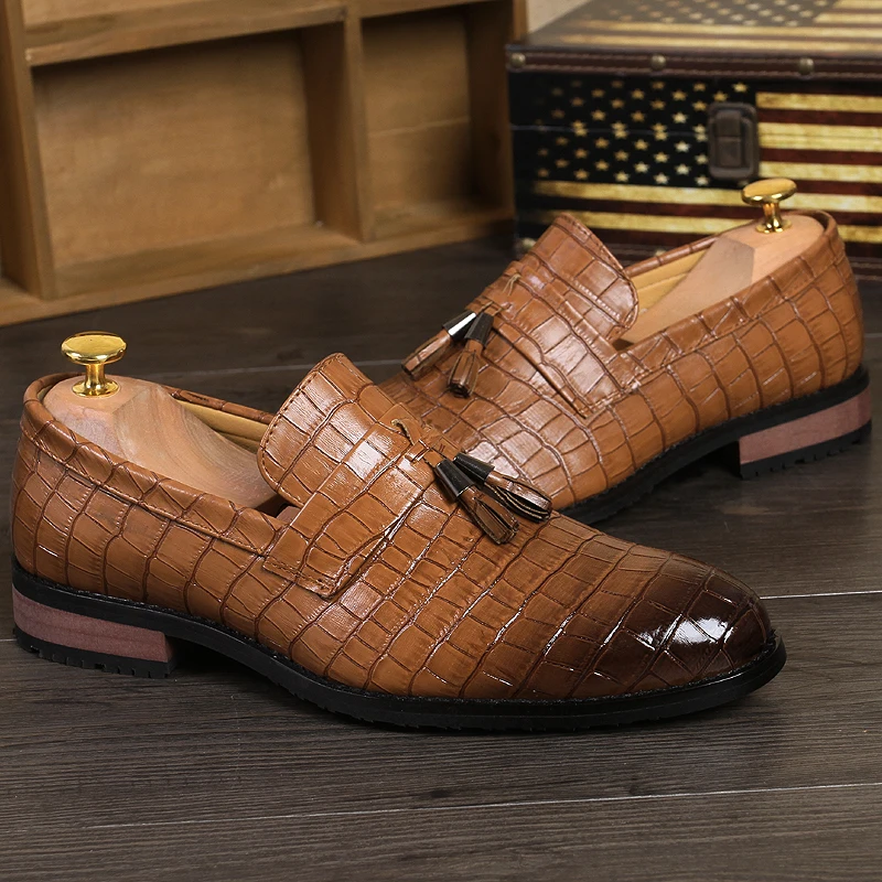 

Tassel Pointed Toe Men's Shoes High Quality Leather Loafers for Men Slip-on Shoes Fashion Casual Shoes Moccasin Men's Luxury