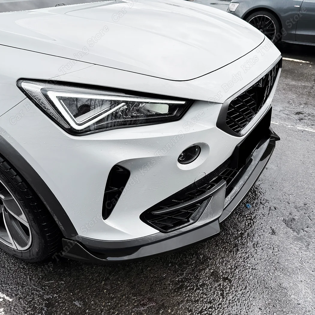 Фото Накладка на передний бампер для Cupra Formentor MK1 2020 2021 2022 2023 2024 (до рестайлинга), глянцево-черный нижний диффузор, элемент обвеса. №3