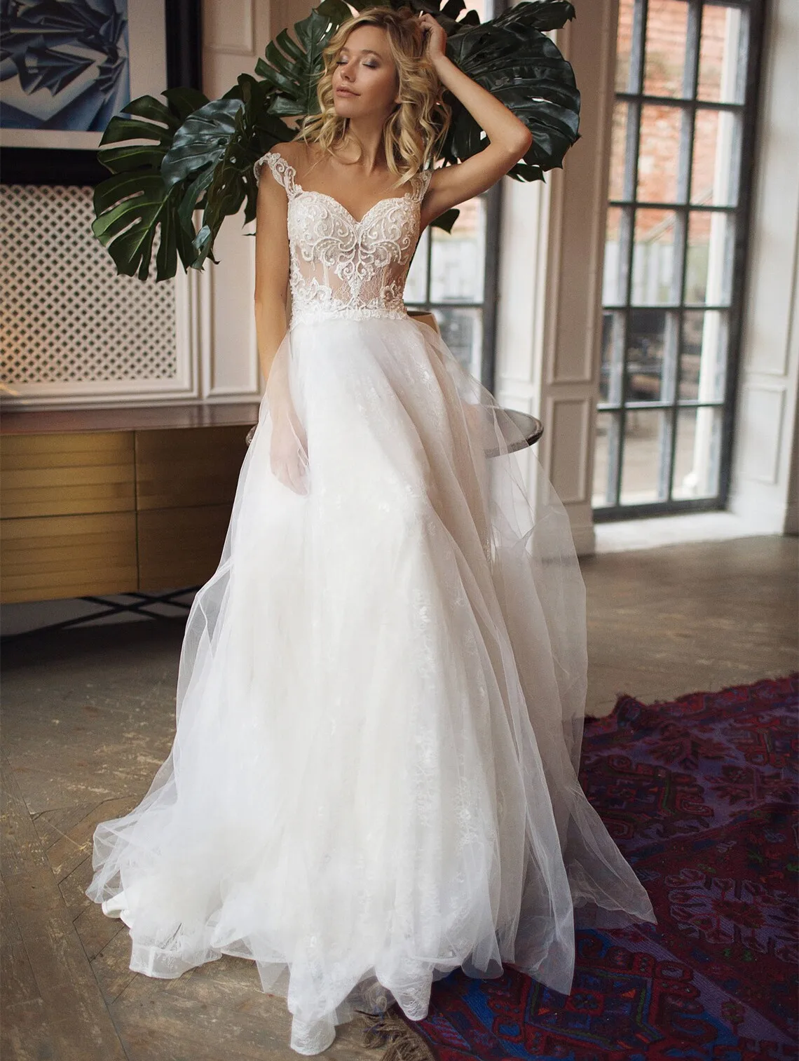 Женское ТРАПЕЦИЕВИДНОЕ свадебное платье без рукавов с V-образным вырезом модель