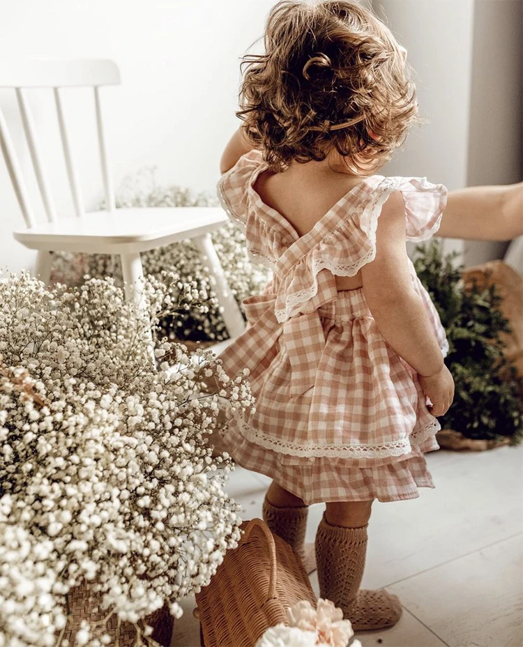 Летнее винтажное розовое хлопковое платье в клетку для девочек бальное без