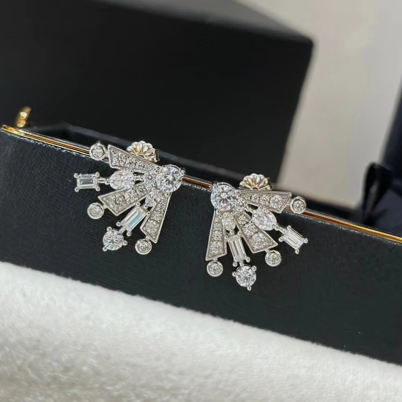 Серьги-гвоздики FLZX из серебра 925 с цирконами