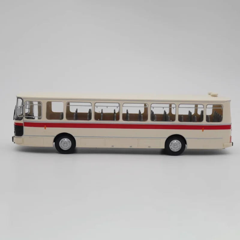 Литая в масштабе 1:43 модель автомобиля Saviem S53 R из сплава