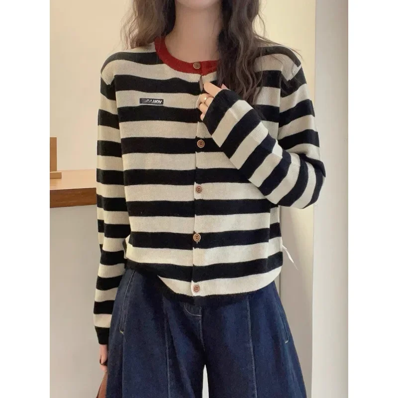 Ранняя осень полосатый вязаный топ женский 2024 новый весенне-осенний кардиган