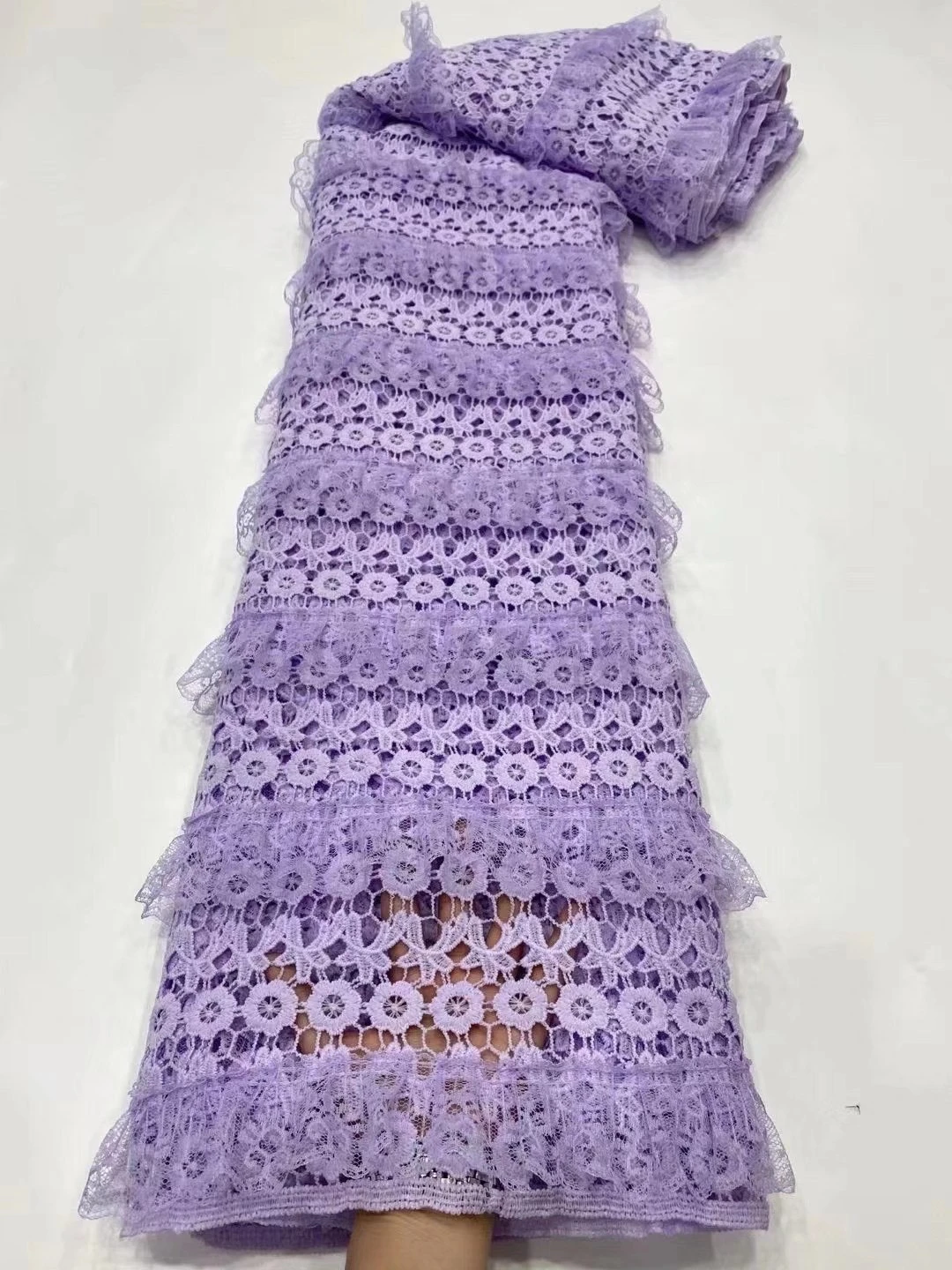 

5y | Новейшая Высококачественная африканская кружевная Женская юбка ручной работы, вышитая вырезанная кисточка с горизонтальным переплетен...