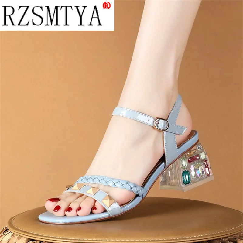 

High-heel Sandals Women Thick 2022 New Word Temperament Summer Heel Sexy Ankle Strap Pleated Solid Sexy Comfortable Beach
