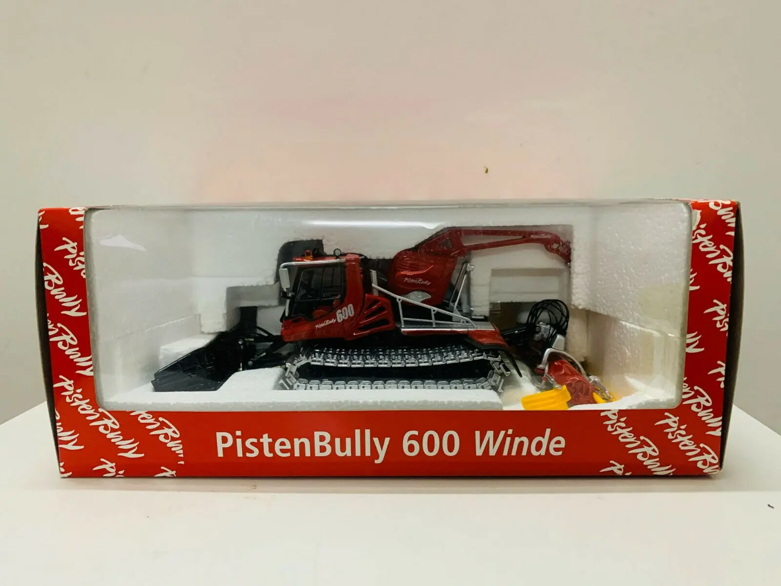 

Pistenbully 600 Winde By Ros 1/43 Scale Diecast Model Collection New in Original Box