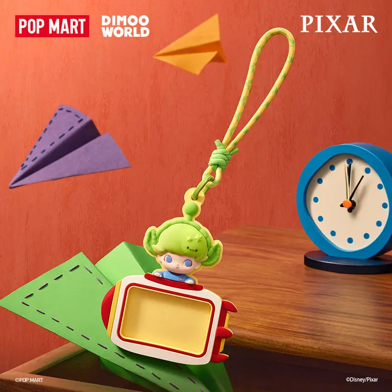 Фото Оригинальный хит продаж: POP MART DIMOO WORLD × PIXAR – коллекционный держатель для карт в слепой коробке, сюрприз-подарок, модная игрушка №4