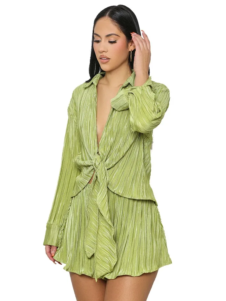 

Модный плиссированный комплект из двух предметов для женщин, костюм с топом с длинным рукавом и галстуком и шортами, уличные повседневные женские комплекты