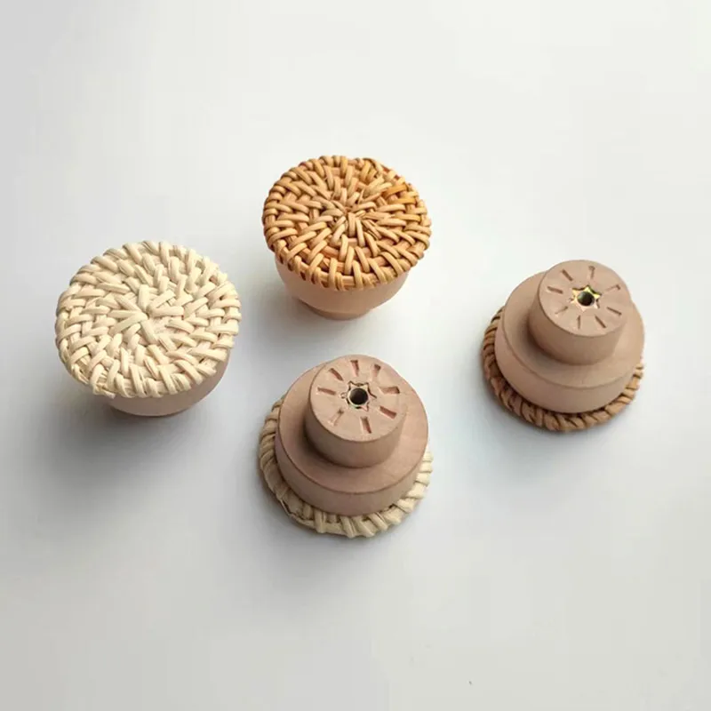 ручка из ротанга