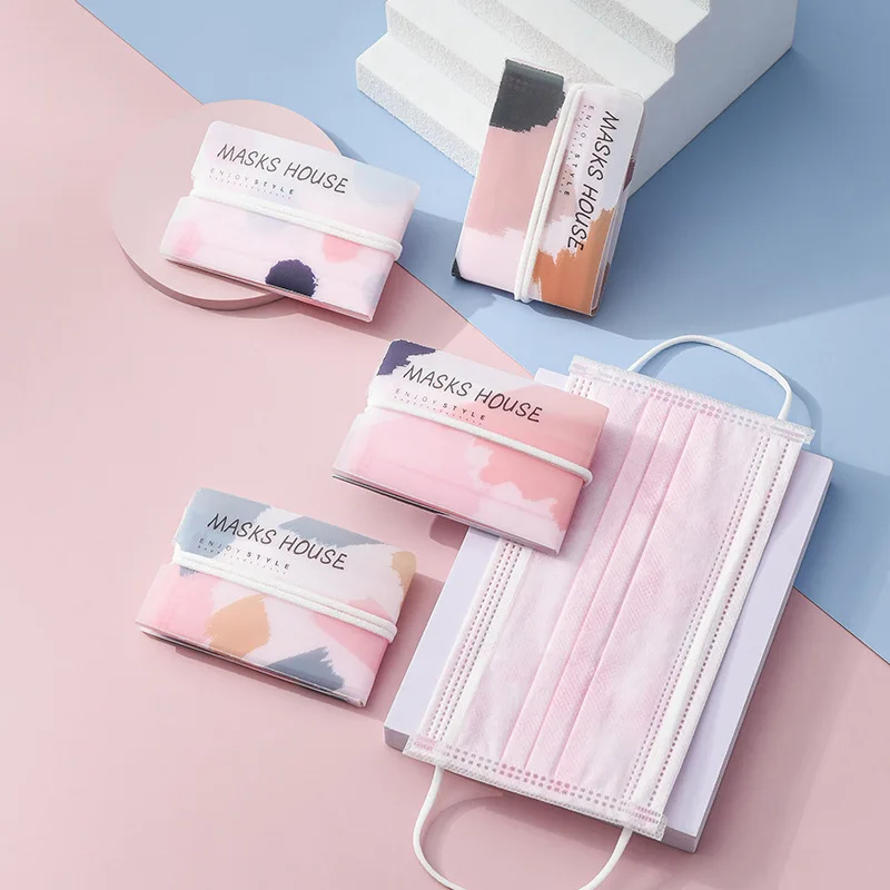 

Geometric Graffiti 4Pcs/Pack Mask Storage Bag Portable PP Face Mask Holder Dustproof Zip Pouch Mask Pollution-Free Save Bags