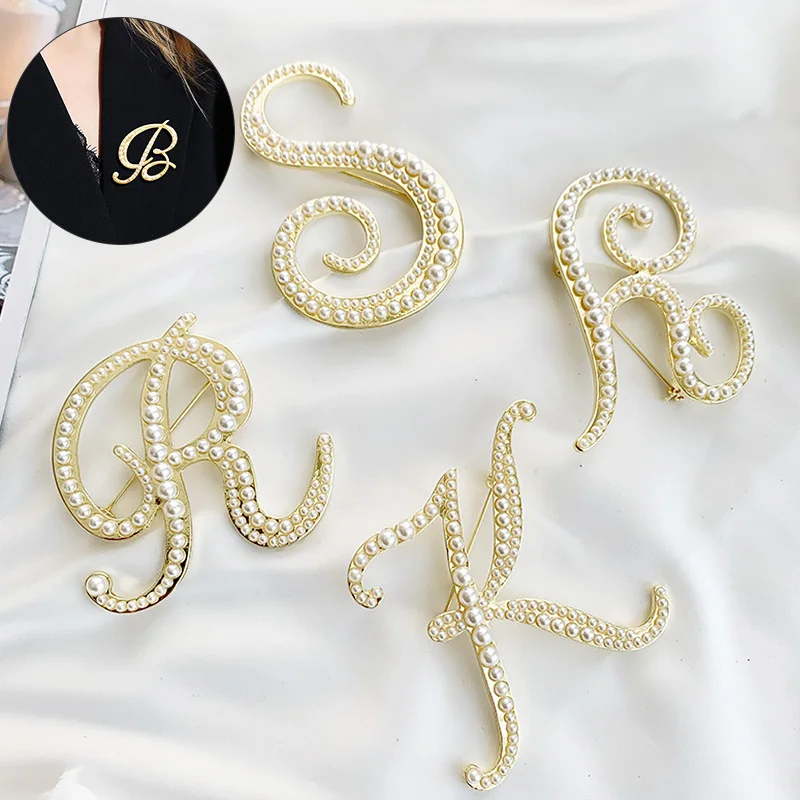 

Милая брошь в виде буквы для женщин и мужчин, брошь для лацкана с именем инициала и буквой «сделай сам», заколка и брошь, зажим, ювелирное изделие, подарок на свадьбу, вечеринку