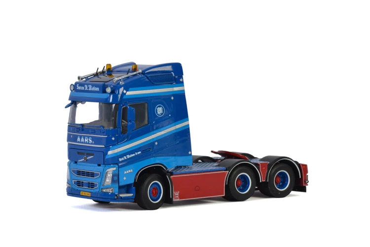 

WSI 1/50 FH4 GLOBETRETROTTER 6X2 TAG AXLE SOLO TRUCKS DieCast Model Car Collection Limited Edition Toy Car