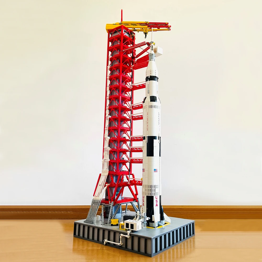 

Creative Expert High-tech Apollo Saturn V Launch Umbilical Tower Space Rocket 3586 Pcs Moc Moduler Building Block Brick Model