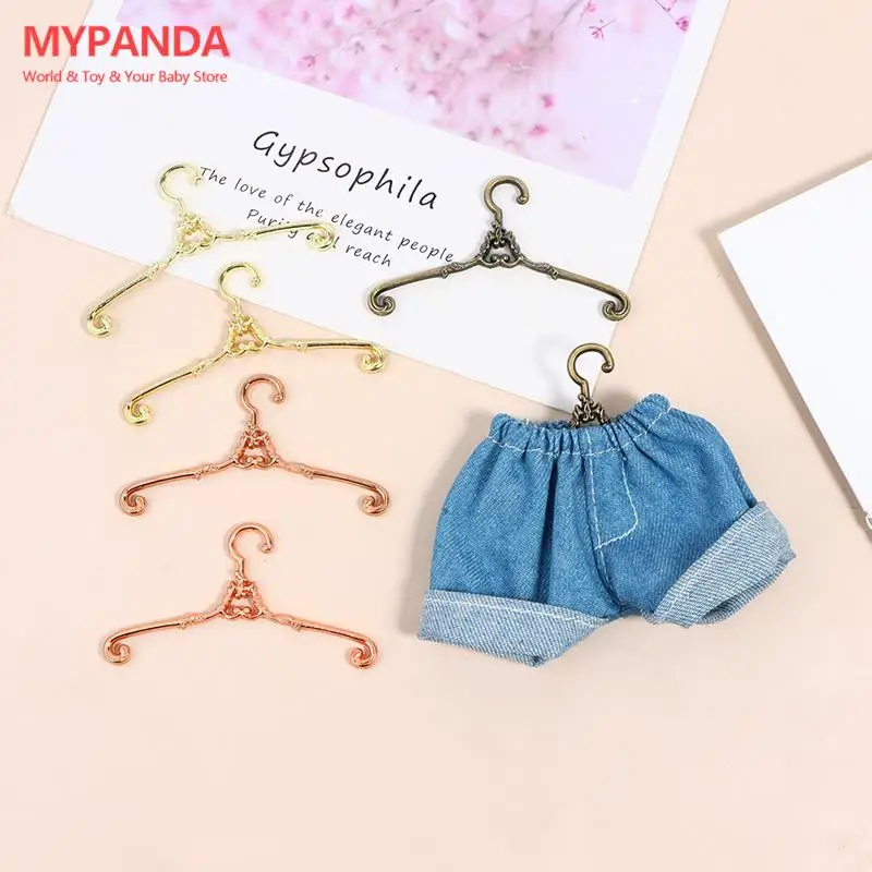 

2Pcs Dollhouse Vintage Metal Hanger Doll Hangers Doll Wardrobe Clothes Accessory 6cm