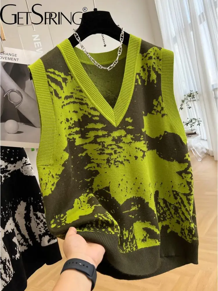 

GetSpring Women Sweater Vintage Jacquard V Neck Sleeveless Knitted Vest Fashion All Match Loose Leisure Autumn Waistcoat 2022