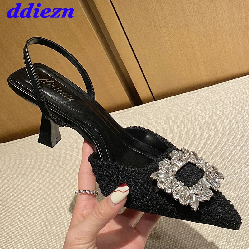 

Женские туфли-лодочки на высоком каблуке, с острым носком