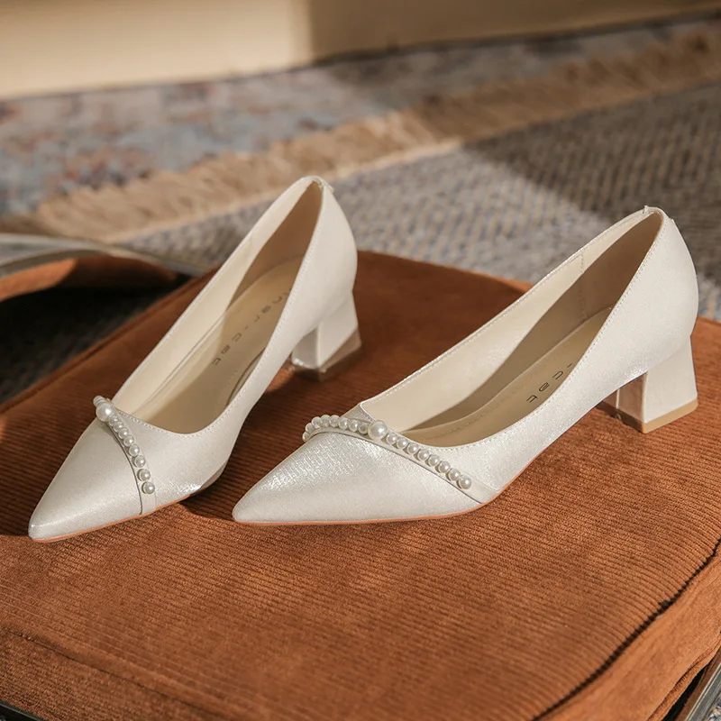 

SAVANAH остроносые высокие каблуки 2023 новые свадебные туфли толстый жемчуг женские Замшевые слипоны на массивном каблуке обувь для офиса женские туфли