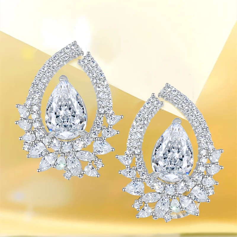 

Роскошные серьги-гвоздики в виде драгоценных камней, 8*12 мм, 4 карата