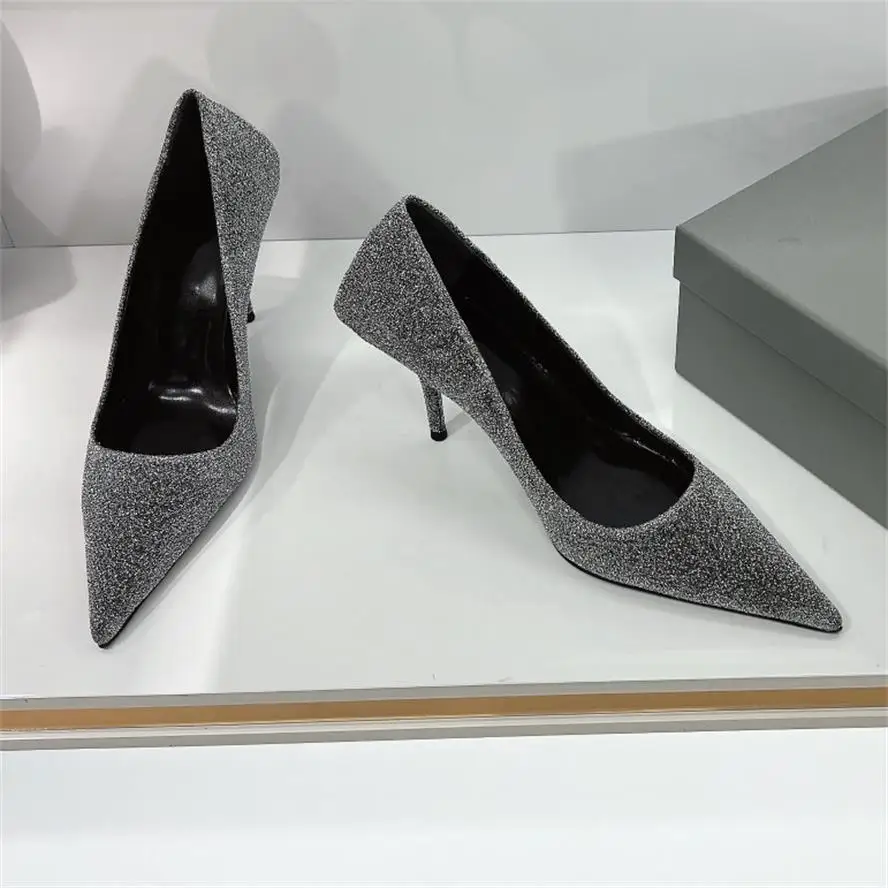 Туфли-лодочки женские на высоком каблуке однотонные без застежки заостренный