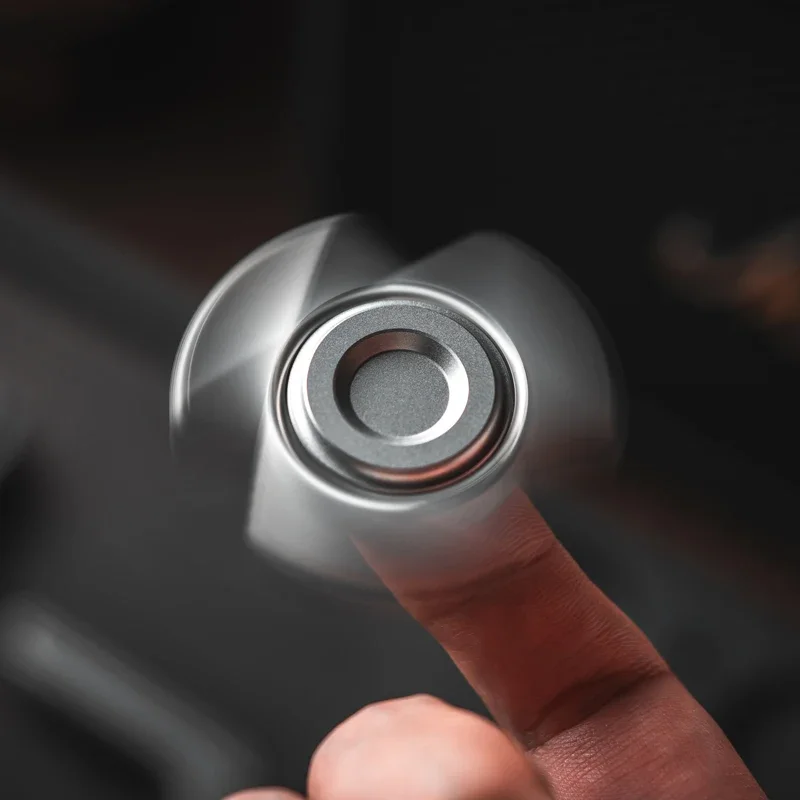 Металлическая декомпрессионная игрушка для ежедневного использования с