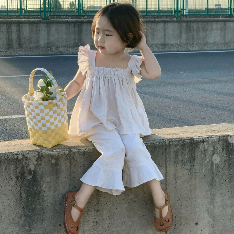 

Girl Clothes 2023 Summer New Fashion Flying Sleeves Girl's Doll Shirt and Wide-leg Pants Kids Embroidery Clothing Set