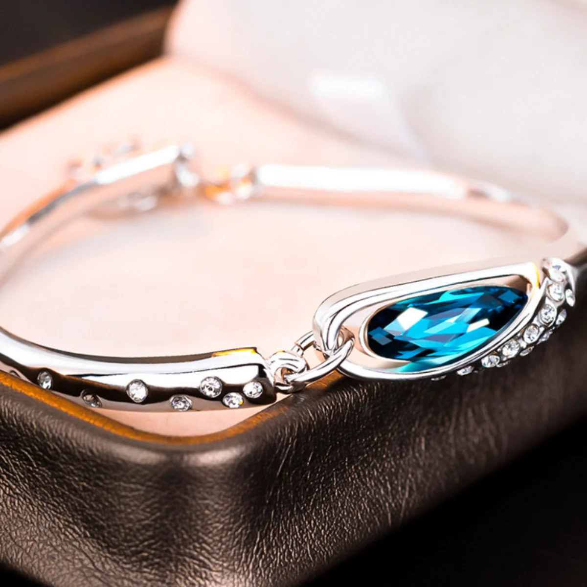 

Glass Shoes Bracelet Silver-plated Austrian Crystal Bracelet Inlaid with Zirconia Korean Fashion Luxury Women's Jewelry Beauty