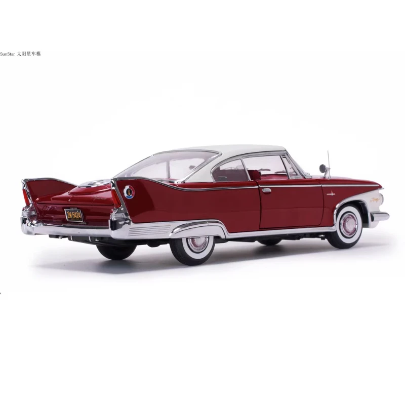 Модель автомобиля в масштабе 1:18