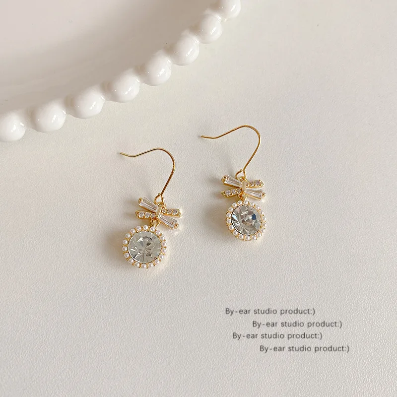 

Женские серьги-гвоздики с крупным цирконом, креативный дизайн, Южная Корея