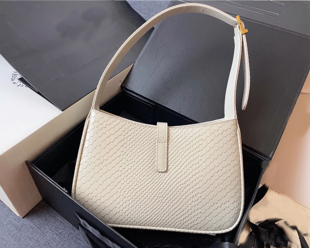 2022 classic luxury women's bag one-shoulder handbag brand fashion cowhide designer bag of good quality women's bag 6 2022 classic luxury women's bag one-shoulder handbag brand fashion cowhide designer bag of good quality women's bag 6