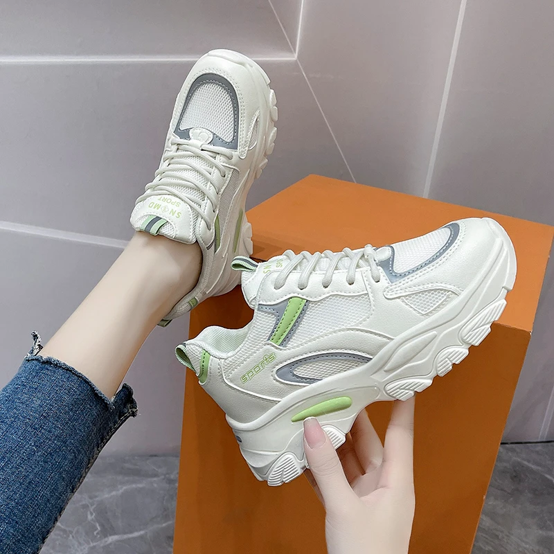 

Кроссовки женские дышащие на платформе, удобная повседневная обувь на плоской подошве, белые