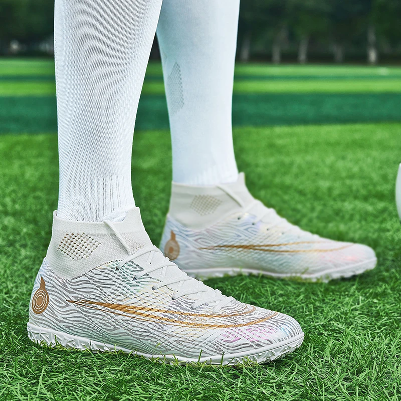 

Quality Soccer Shoes Cleats C.Ronaldo Durable Football Boots Lightweight Comfortable Futsal Sneakers Wholesale Chuteira Society