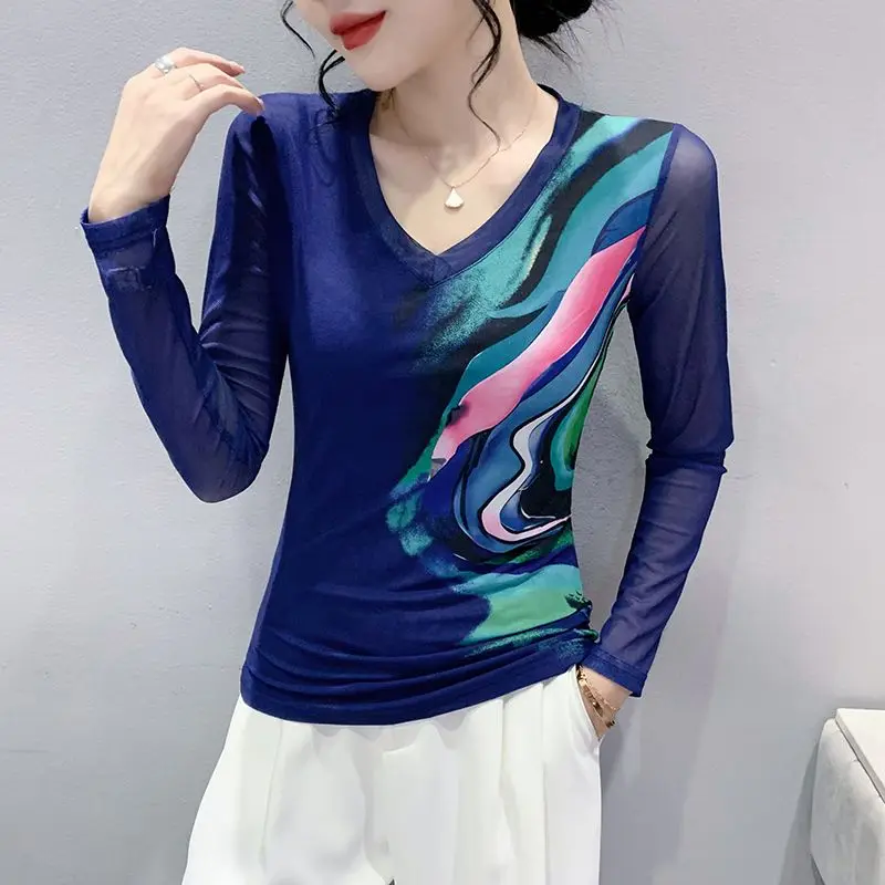 

Женская футболка с длинным рукавом, V-образным вырезом и принтом