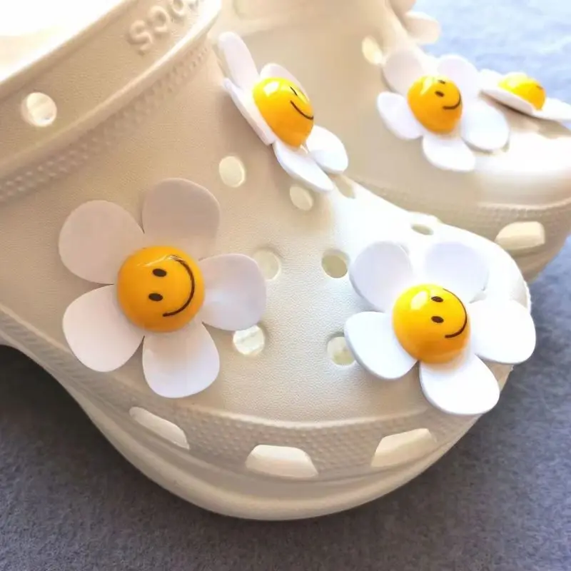 

Smiley Flowers Cute Croc Charms Designer Brand DIY Cartoon Croc Accessories Fashion Vintage Shoes Charms for Crocs 2022 Hot Sale