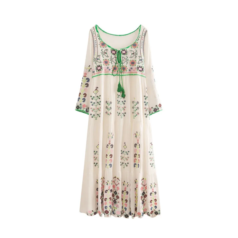 

New 2022 Embroidery Long Dress For Women Bohemian Flower Embroidered Long Sleeve Cotton Linen Loose Dress Large Swing Dresses