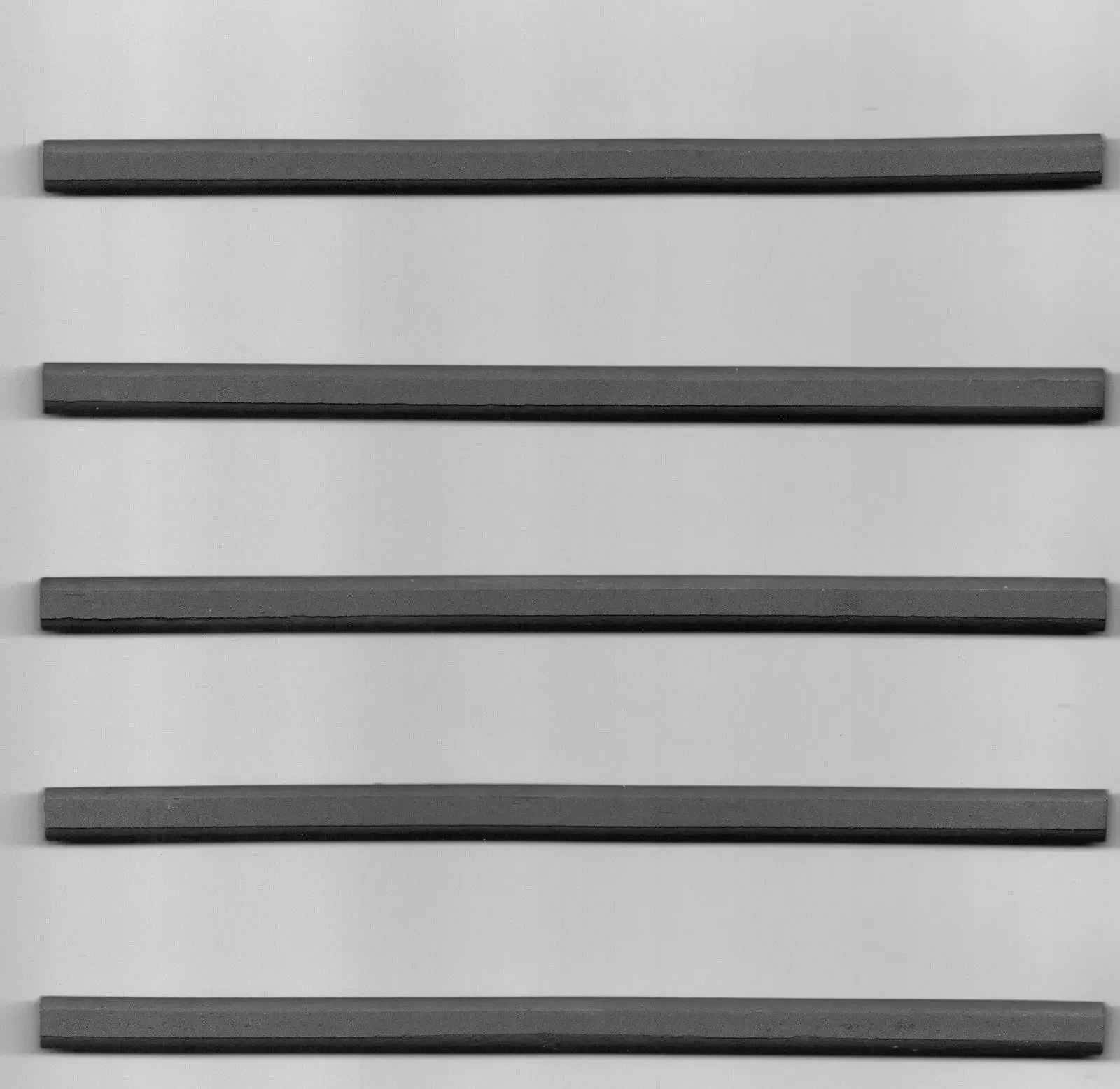 

Черный ферритовый стержень 8 мм