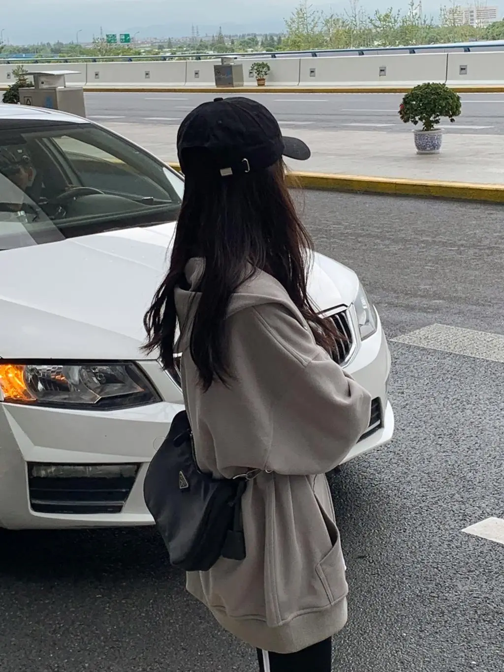 

A Round neck bottoming shirt women's design sense niche slim slim long sleeves with short tops and casual jackets