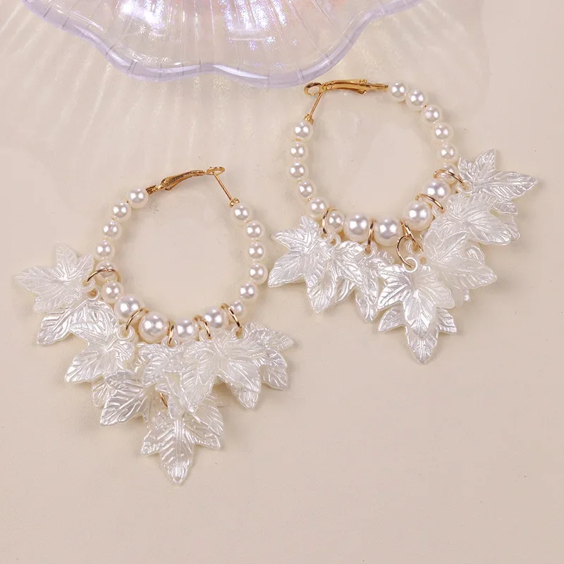 Винтажные акриловые серьги-кольца с белыми кисточками и кленовыми листьями для