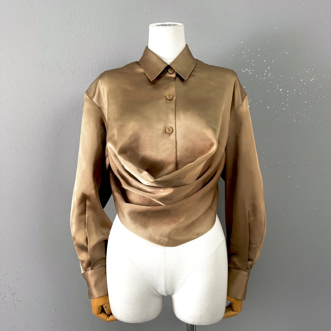 Рисунок 4 - Золотистый эффектный Шелковый костюм 2023