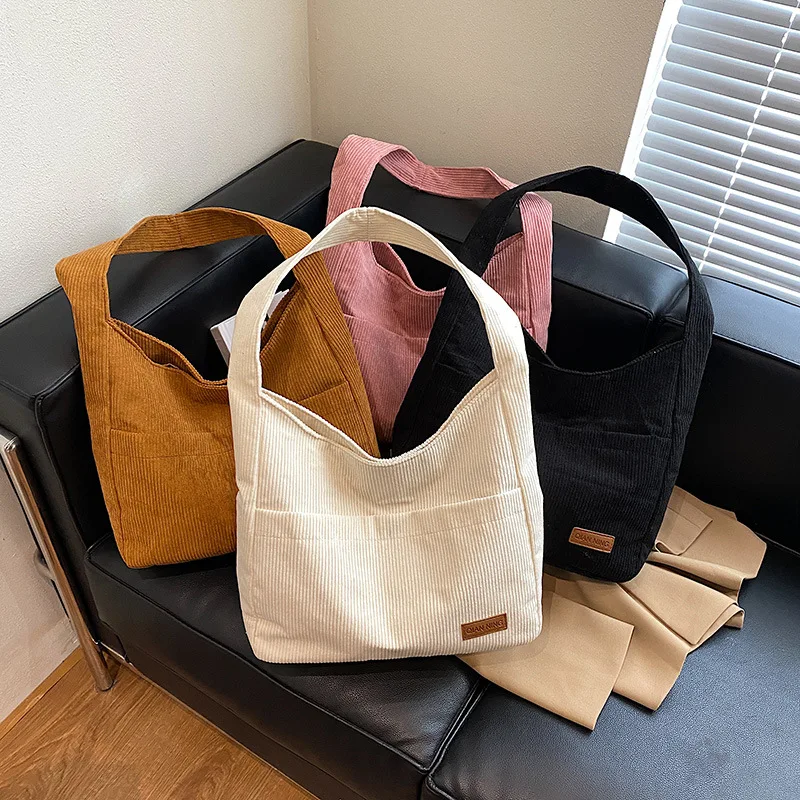 

2023 новая сумка Корейская версия трендовая вместительная Вельветовая женская сумка через плечо