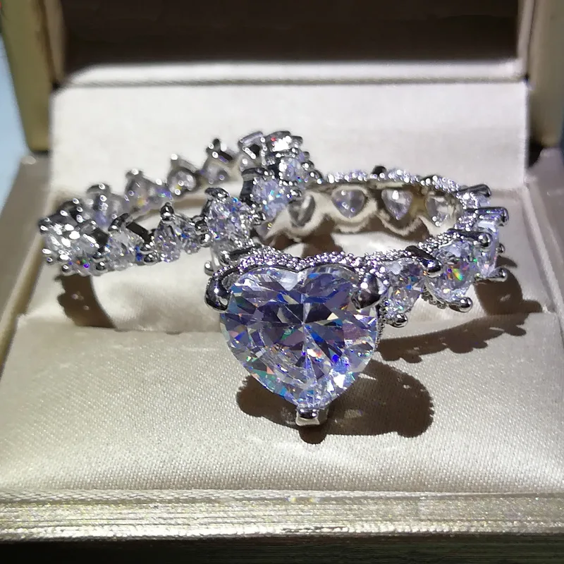 Купи Silver Color Double Finger Ring New Woman Cubic Zirconia Promise Ring Heart-shaped Wedding Anniversary Gift Jewelry for Women за 471 рублей в магазине AliExpress