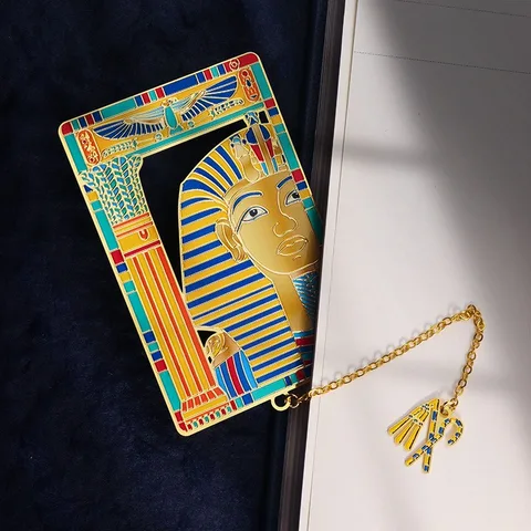 Металлическая подвесная закладка с египетской живописью