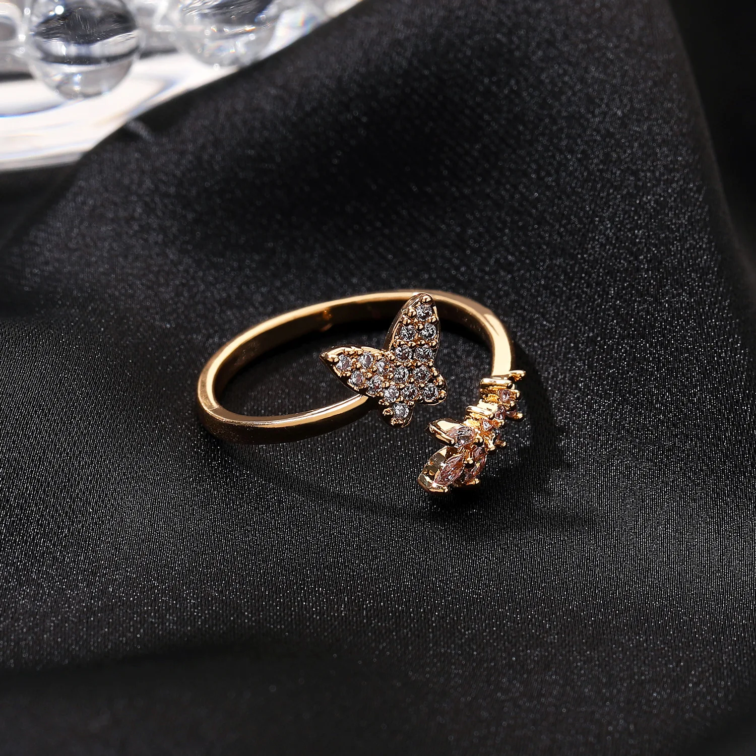 

Cute Butterfly Rhinestone Rings for Women Adjustable Engagment Ring Fashion Insect Boho Gift for Girlfriends Luxury Jewelry