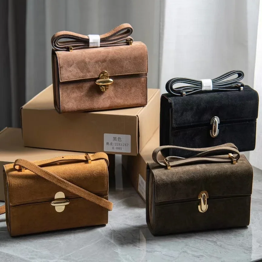 Женская Замшевая сумка-мессенджер на одно плечо