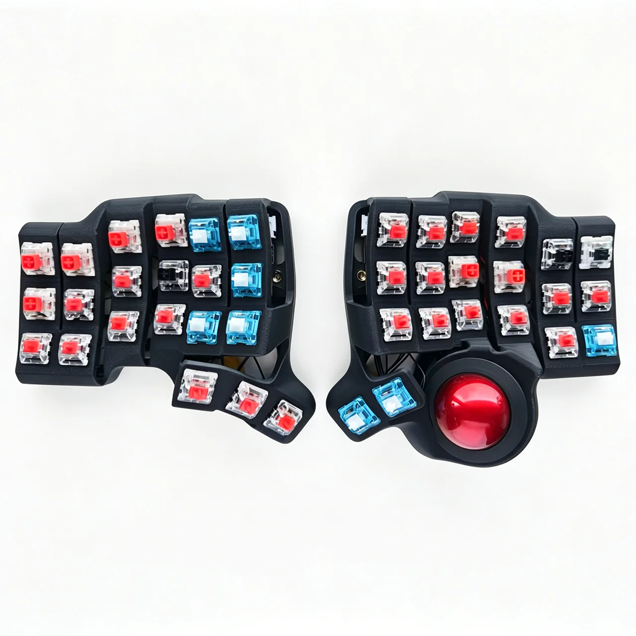 Фото Беспроводная раздельная клавиатура Charybdis Mini Trackball с возможностью горячей замены, ZMK Studio, Bluetooth, 3x6, эргономичная №5
