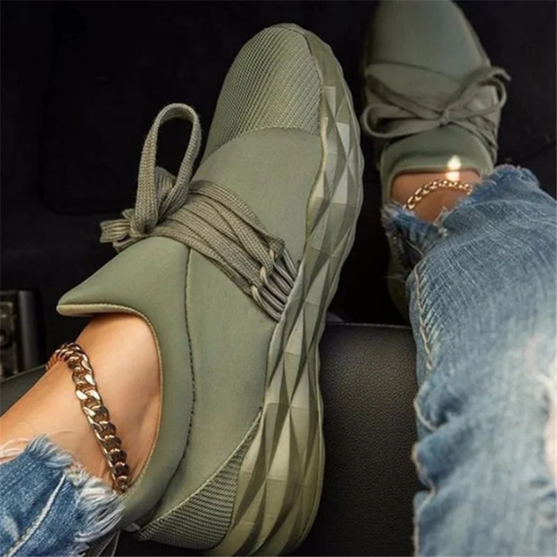 

2022 Sports Shoes Women's Fly Knitting Shoes Foreign Large Size Wish Casual Mesh Breathable Running Shoe Women Loafers