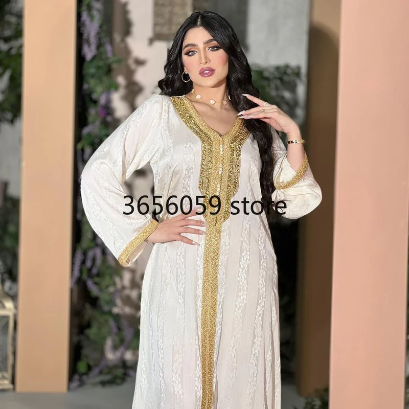 Белый жаккардовый кафтан арабское длинное платье женское мягкое атласное с