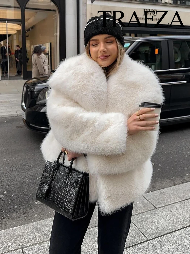 Женская зимняя куртка из искусственного меха